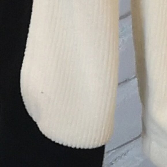 Hudson's Bay Co. Men's Size Large Official Outfitters 2010 Olympics 1/2 Zip - Picture 13 of 13